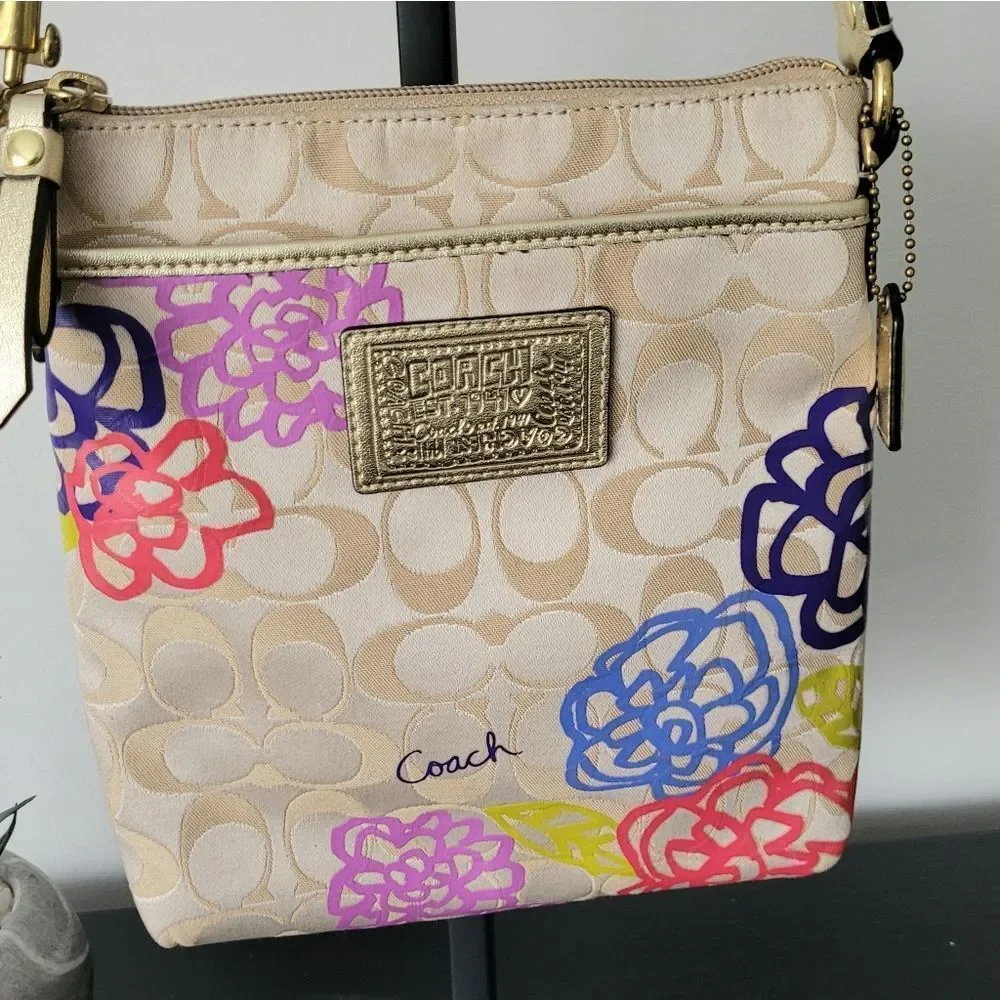 Coach Poppy Floral Beige Crossbody Bag - Picture 2 of 12